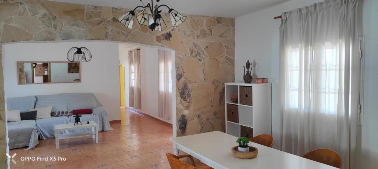 4 Family Home With Pool, Fuerteventura-Gran Tarajal Juan Gopar ภายนอก รูปภาพ